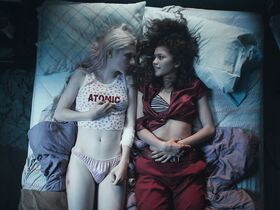 Алекса Деми секси, Хантер Шафер секси – Эйфория s01e02 (2019) #6