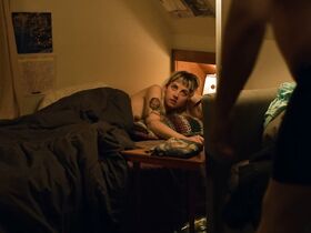 Линдси Бёрдж голая, Лидия Хаус голая – Передышка s03e01 (2019) #7