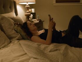 Линдси Бёрдж голая, Лидия Хаус голая – Передышка s03e01 (2019) #9