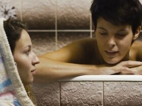 Береника Когоутова голая, Алжбета Пажутова голая – An Unlikely Romance (2013) #16
