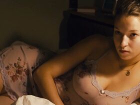 Береника Когоутова голая, Алжбета Пажутова голая – An Unlikely Romance (2013) #27