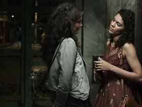 Джоана Гатис голая, Клебия Соуза голая – Room for Rent (2016) #5