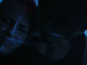 Джэми Монахэн секси – Осознанный сон (2018) #4