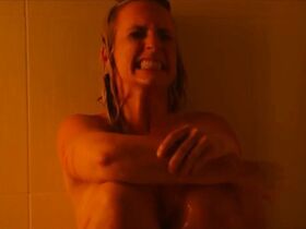 Джэми Монахэн секси – Осознанный сон (2018) #6