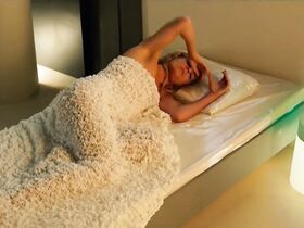 Джиджи Эджли секси – Хэштег (2019) #10