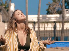 Алба Баптишта секси – Монахиня-воин s01e02, e05 (2020) #8