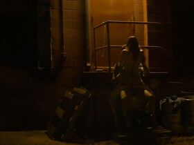 Элиз Левек голая, Ливен Рамбин секси – Опасный здоровяк (2020) #2