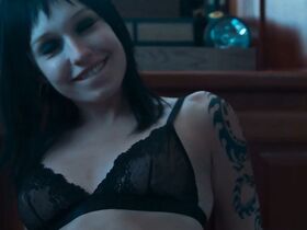 Роз-Мари Перро секси – Цель номер один (2020)