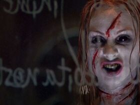 Шона Лойер голая – Тринадцать привидений (2001) #2