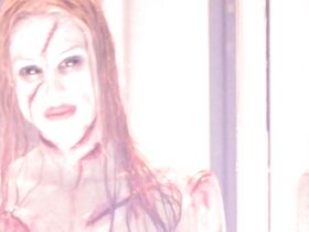 Шона Лойер голая – Тринадцать привидений (2001) #3