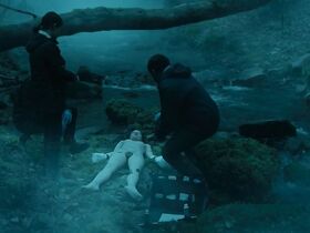 Марта Этура голая, Валерия Салседо голая – Невидимый страж (2017) #3