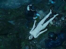 Марта Этура голая, Валерия Салседо голая – Невидимый страж (2017) #4