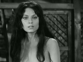 Соня Валентова голая, Ярослава Обермайерова голая – Молот ведьм (1969) #18