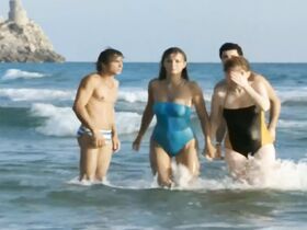 Вероника Канская голая, Катерина Лойдова голая, Петра Пышова секси – Солнце, сено, эротика (1991) #5