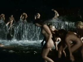 Вероника Канская голая, Катерина Лойдова голая, Петра Пышова секси – Солнце, сено, эротика (1991) #6