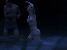 Шарка Ванькова секси, Ирена Махова голая, Ида Совова голая, Катерина Одарченкова секси – Девственность ни к чему (2006)