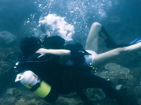 Таня Рэймонд секси – Глубокое синее море 3 (2020) #22