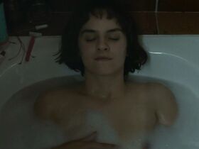 Ноэми Мерлан голая, Эмманюэль Берко секси – Джамбо (2020) #11