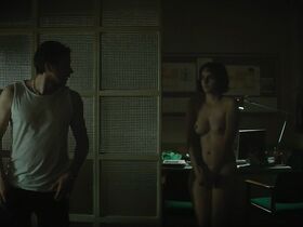 Ноэми Мерлан голая, Эмманюэль Берко секси – Джамбо (2020) #27