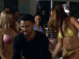 Ким Портер секси, Гэбриэл Юнион секси, Сьюзэн Дэлиан секси, Тамала Джонс секси, Джули Бенц секси – Братья (2001) #20