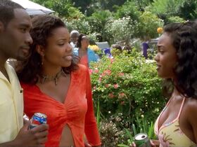 Ким Портер секси, Гэбриэл Юнион секси, Сьюзэн Дэлиан секси, Тамала Джонс секси, Джули Бенц секси – Братья (2001) #9