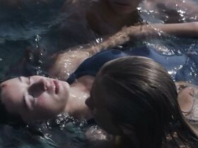 Грация Филипович секси, Ванеса Видакович Натрлин секси – Добро пожаловать в рай (2017) #20