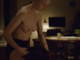Кейси Рол голая, Эмбер Андерсон секси – Ложь во спасение (2019) #9