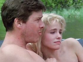 Пегги Трентини голая, Дженнифер Раньон секси, Лори Саттон голая – Вверх по течению (1984) #14