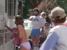 Пегги Трентини голая, Дженнифер Раньон секси, Лори Саттон голая – Вверх по течению (1984) #3