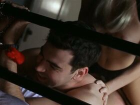 Тара Рид голая, Эмили Проктер голая – Обнаженные тела (1999) #10