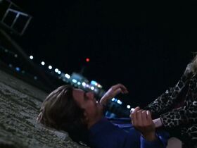 Тара Рид голая, Эмили Проктер голая – Обнаженные тела (1999) #13