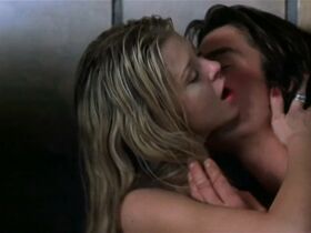 Тара Рид голая, Эмили Проктер голая – Обнаженные тела (1999) #16