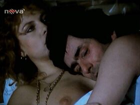 Зора Керова голая – Цепь (1981) #5