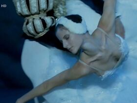 Зузана Каноч голая – Или, чёрт возьми... земля (2009) #21