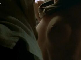 Зузана Каноч голая – Или, чёрт возьми... земля (2009) #24