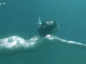 Зузана Каноч голая – Или, чёрт возьми... земля (2009) #26