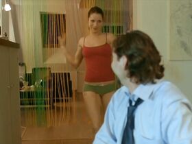 Зузана Каноч голая – Или, чёрт возьми... земля (2009) #4