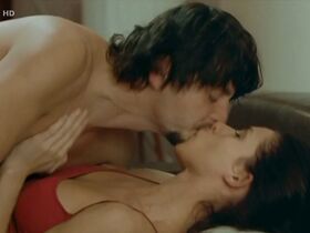 Зузана Каноч голая – Или, чёрт возьми... земля (2009) #8