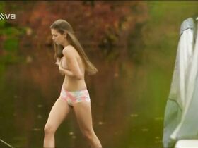 Вероника Мацкова голая – Na vodě s01e06 (2016) #3