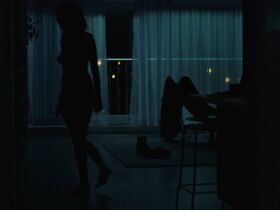 Альба Рорвахер голая – Адская дыра (2019) #5