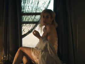 Лара Пик голая, Деми Мур секси, Нина Сосанья секси – Дивный новый мир s01e01-05 (2020) #10
