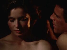 Изабелла Росселлини секси, Шон Янг секси – Кузены (1989) #7