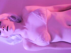 Тиа Танака голая, Сатоми Хирагури голая, Саса Ханда секси – Колония (2016) #28