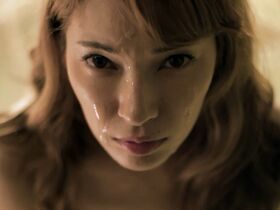 Тиа Танака голая, Сатоми Хирагури голая, Саса Ханда секси – Колония (2016) #9