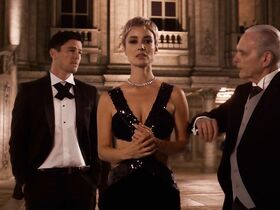 Беренис Марло голая, Джейми Рэй Ньюман секси, Оуи Рэй голая – Воображаемая реальность (2019) #13