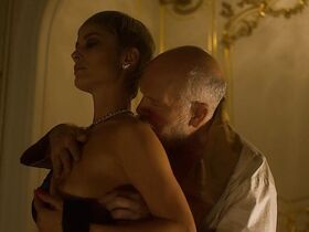 Беренис Марло голая, Джейми Рэй Ньюман секси, Оуи Рэй голая – Воображаемая реальность (2019) #9