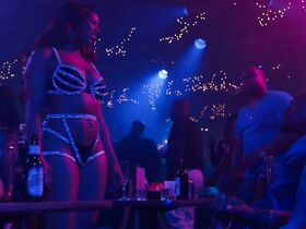 Брэнди Эванс секси, Эларика Джонсон секси, Шеннон Торнтон секси – Долина соблазна s01e04 (2020) #20