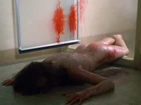 Чарли Спрэдлинг голая – Зеркало, зеркало (1990) #8