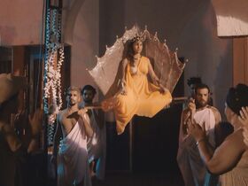 Ясмин Мюллер голая, Андреа Нюнс голая – A Finada Mãe da Madame (2016) #2