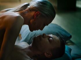 Алёна Михайлова голая – Люби их всех (2019) #13